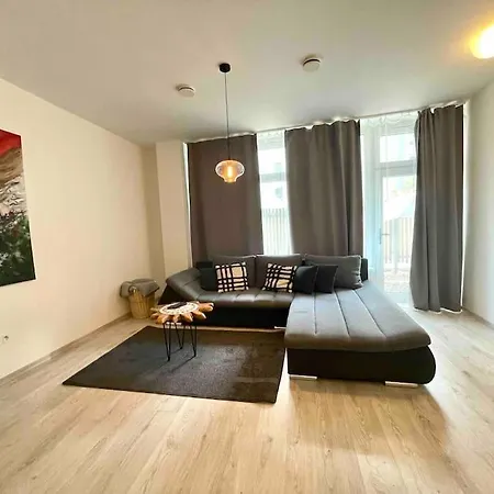 Amazing Large 2,5rooms With Terrace And Parking! Appartamento