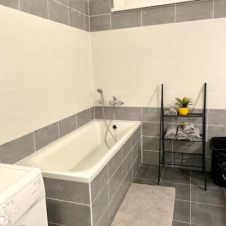 Apartament Amazing Large 2,5rooms With Terrace And Parking! Bratysława