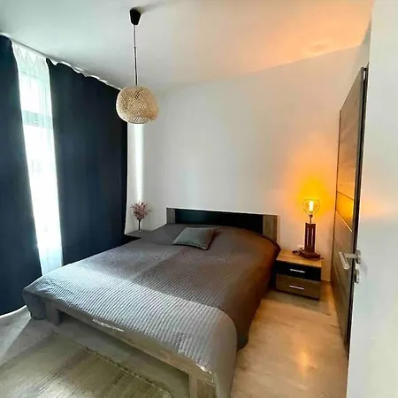 Amazing Large 2,5rooms With Terrace And Parking! شقة براتسيلافا
