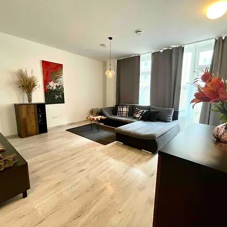 شقة Amazing Large 2,5rooms With Terrace And Parking! براتسيلافا