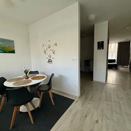 Amazing Large 2,5rooms With Terrace And Parking! * ブラチスラヴァ