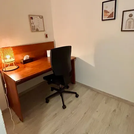 アパート Amazing Large 2,5rooms With Terrace And Parking! ブラチスラヴァ