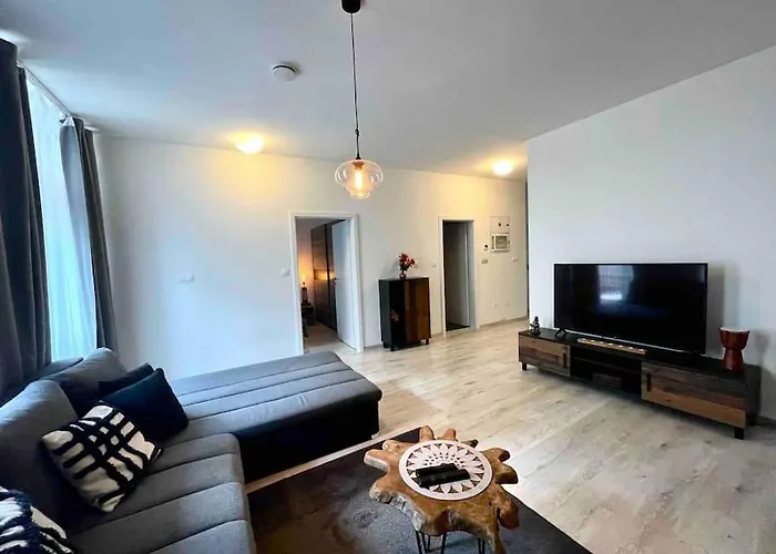 Amazing Large 2,5rooms With Terrace And Parking! *