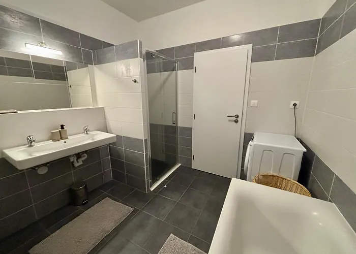 Amazing Large 2,5rooms With Terrace And Parking! *